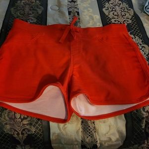 Elastic waist shorts